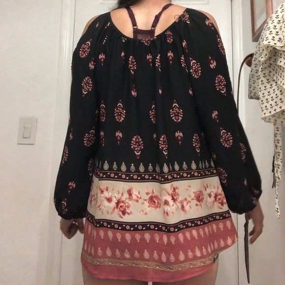 Cute work/ business blouse - Picture 3 of 3